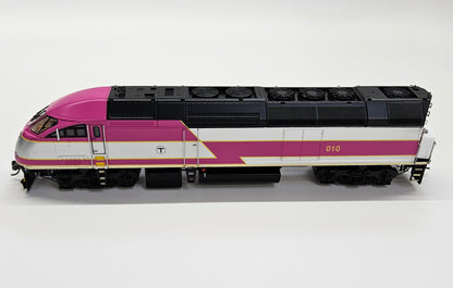 Boston MBTA HO-Scale MBTA MP-36 #10 Commuter Rail Locomotive (Atlas Gold)