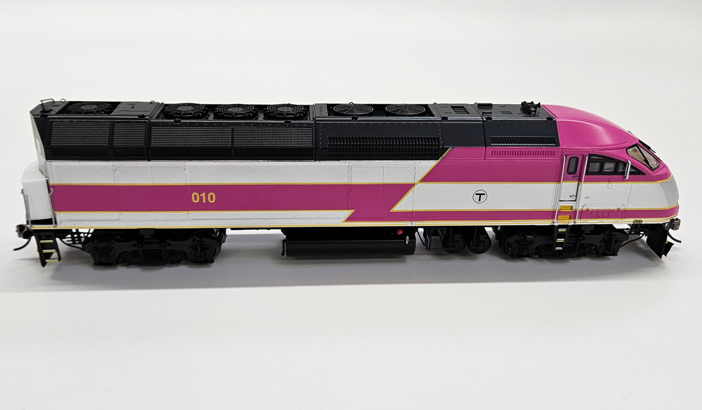Boston MBTA HO-Scale MBTA MP-36 #10 Commuter Rail Locomotive (Atlas Silver)
